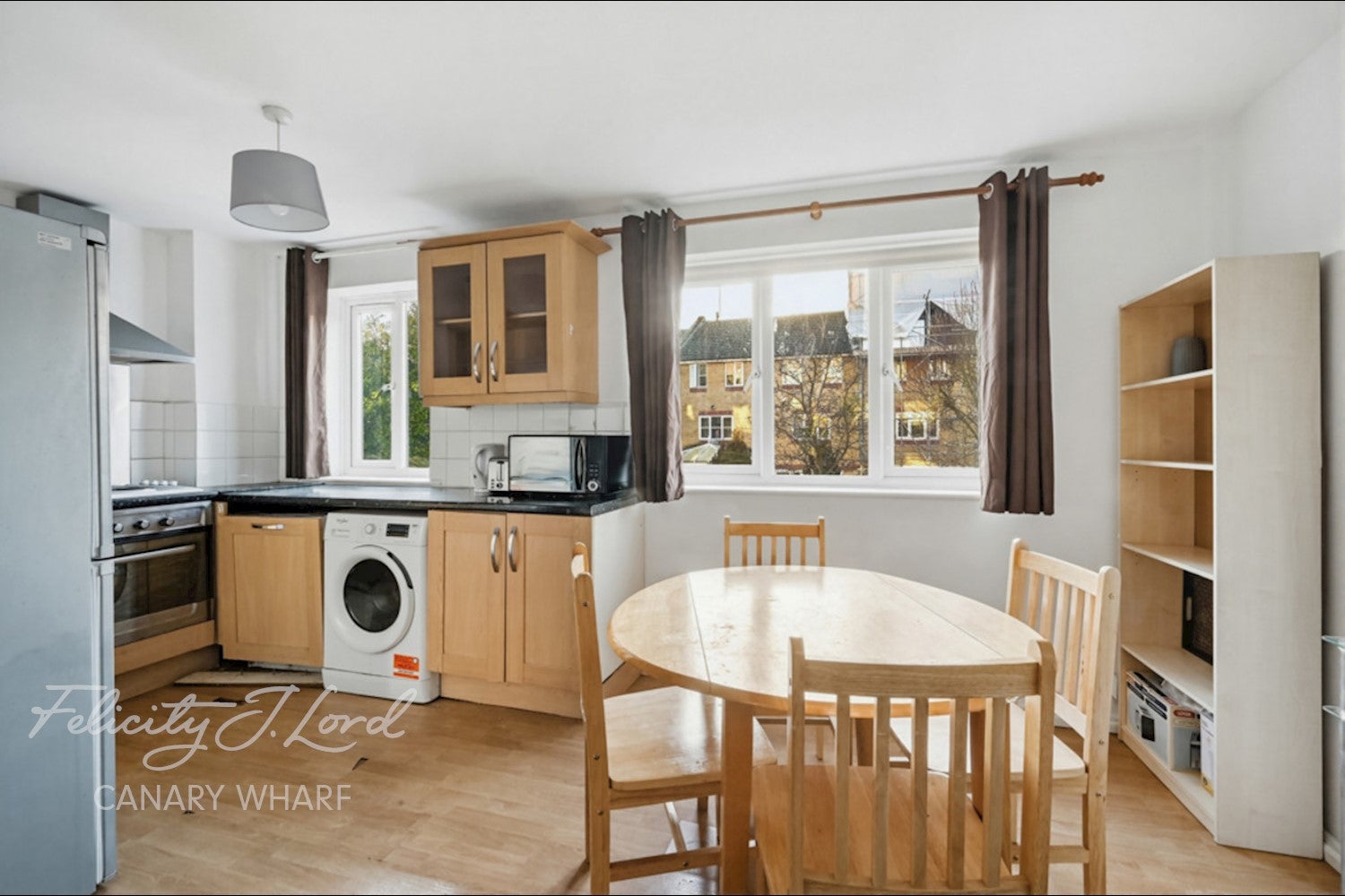 Flat Westferry Road in Greater London