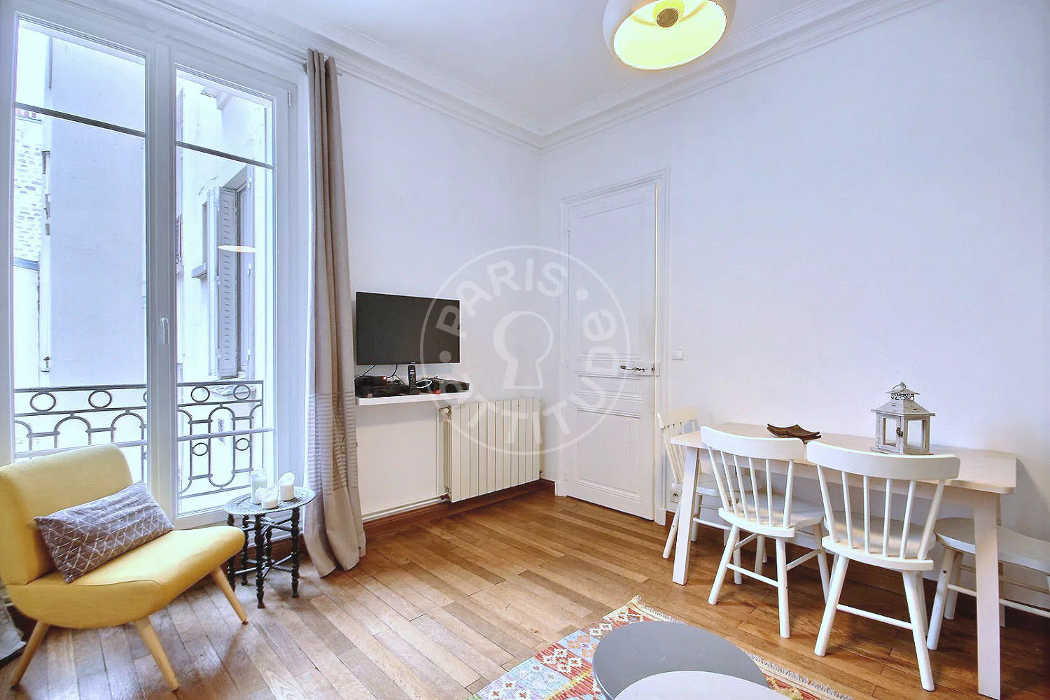 Flat Rue Fauvet in Paris