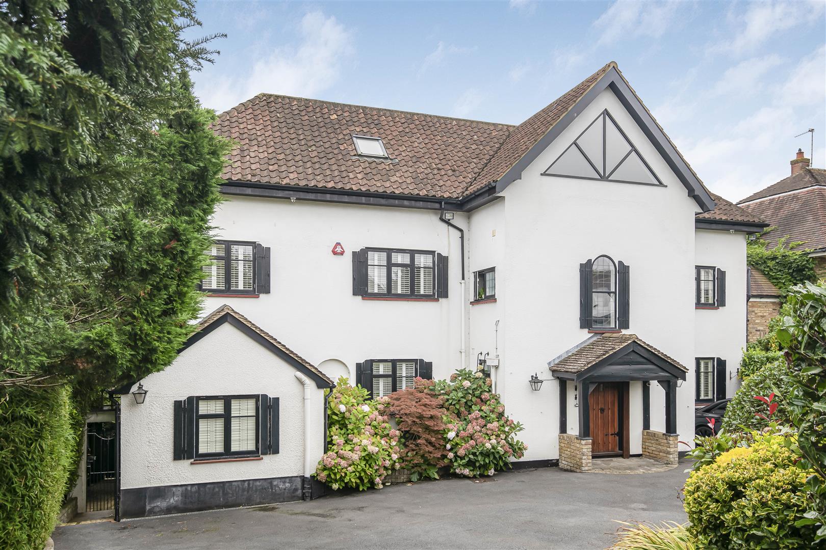House Camlet Way in Greater London