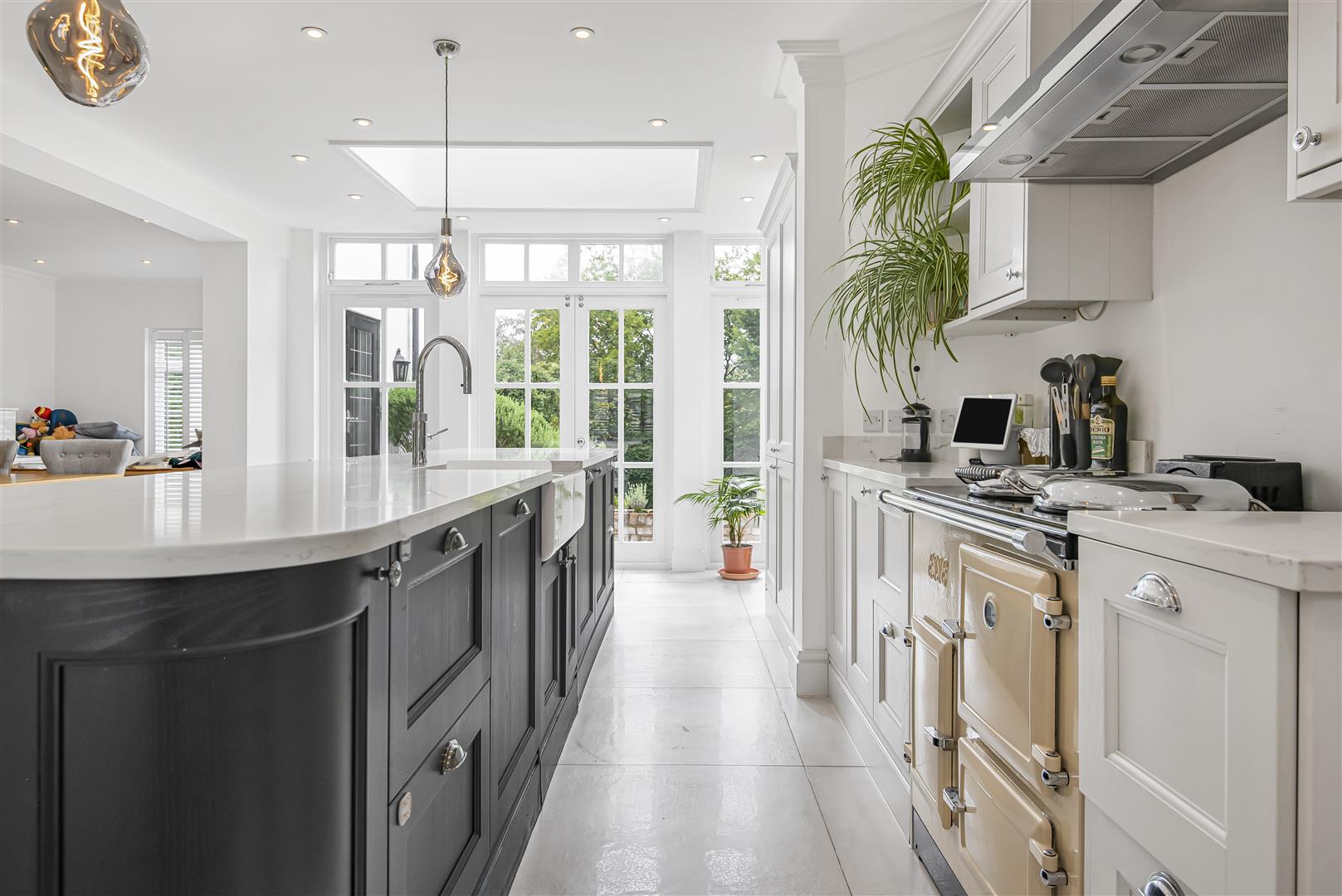 House Camlet Way in Greater London