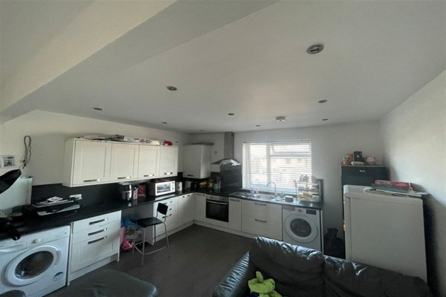 Flat Prince Avenue in Southend-on-Sea