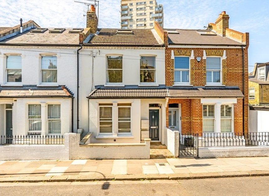 Flat Hamble Street in Greater London