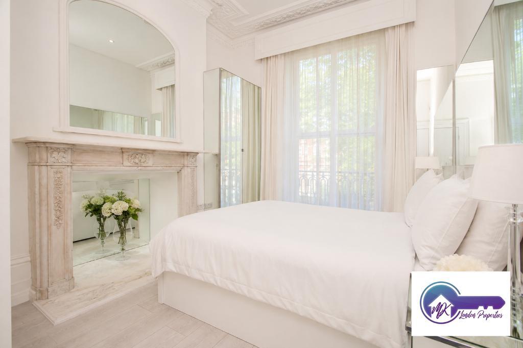 Room Mortimer Crescent in Greater London