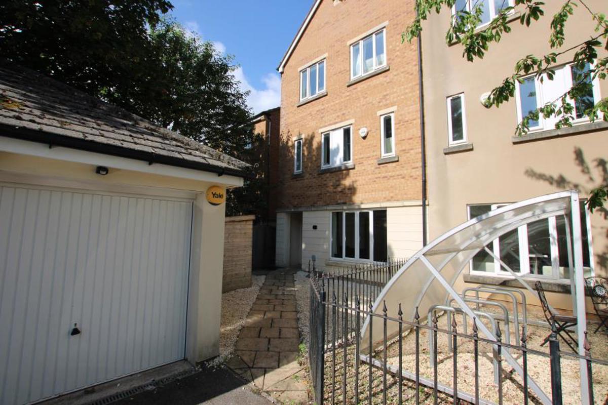 House Jekyll Close in Stoke Gifford