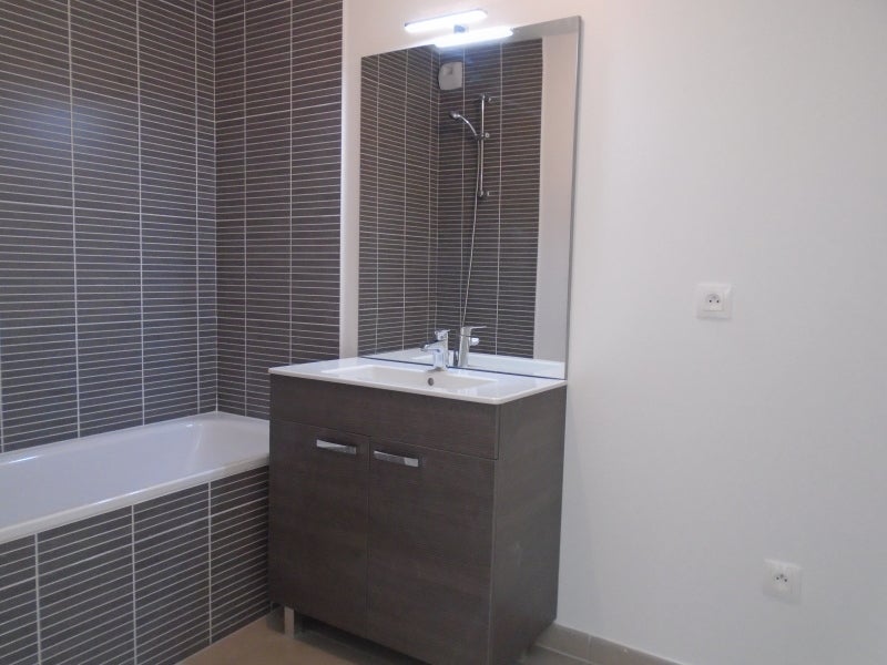 Flat Avenue Jean Monnet in Villenave-d'Ornon
