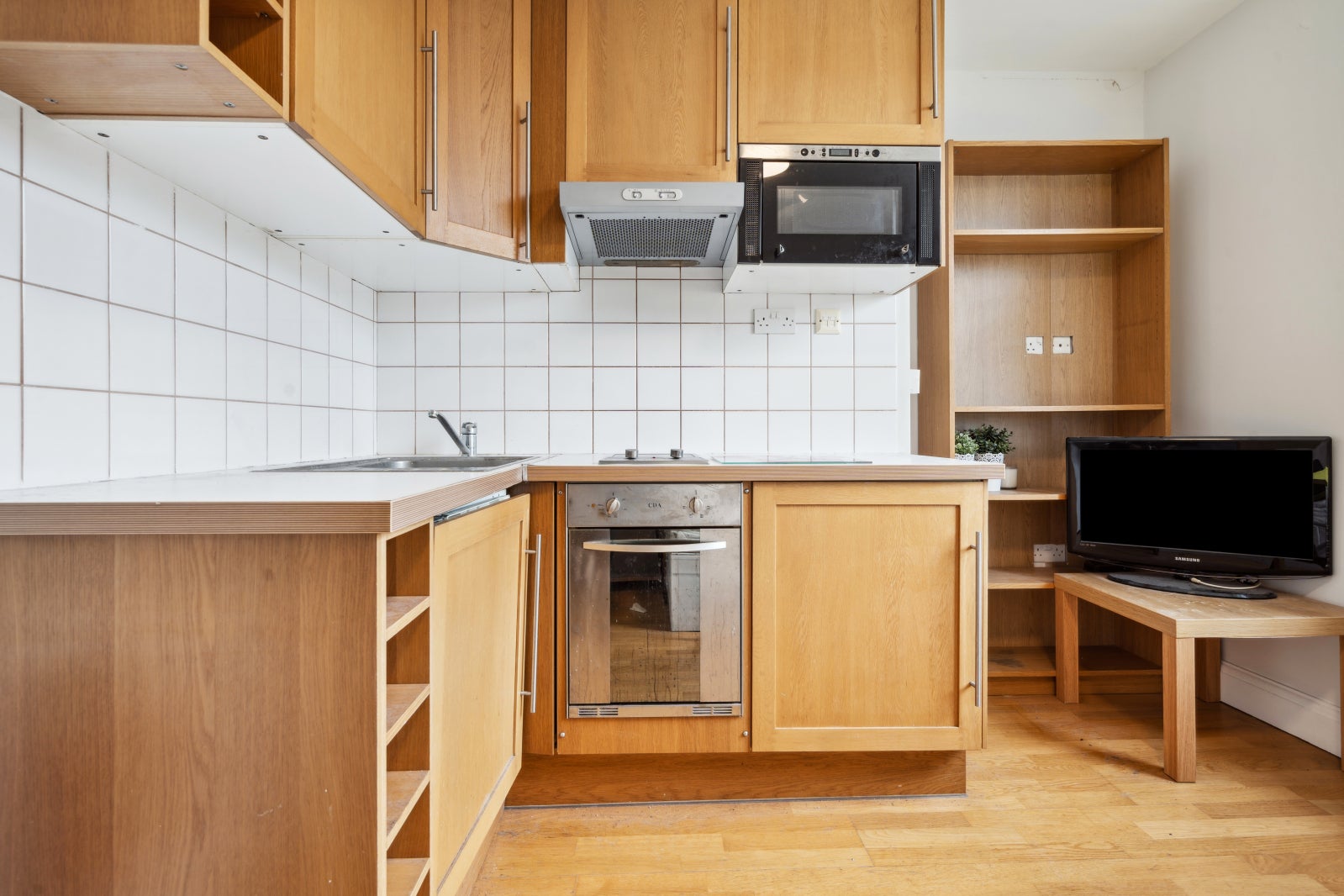 Flat Warbeck Road in Greater London