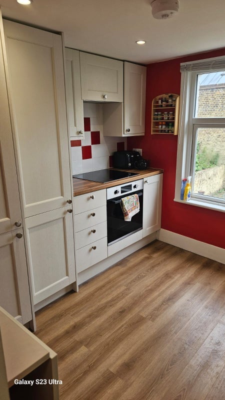Flat Elm Park in Greater London