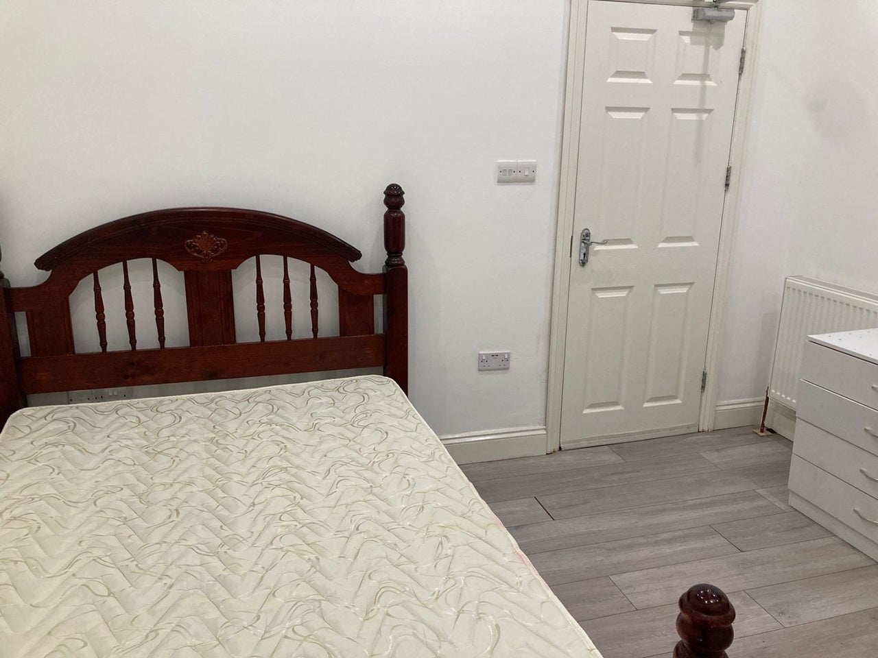 Room St Stephen's Road in Greater London