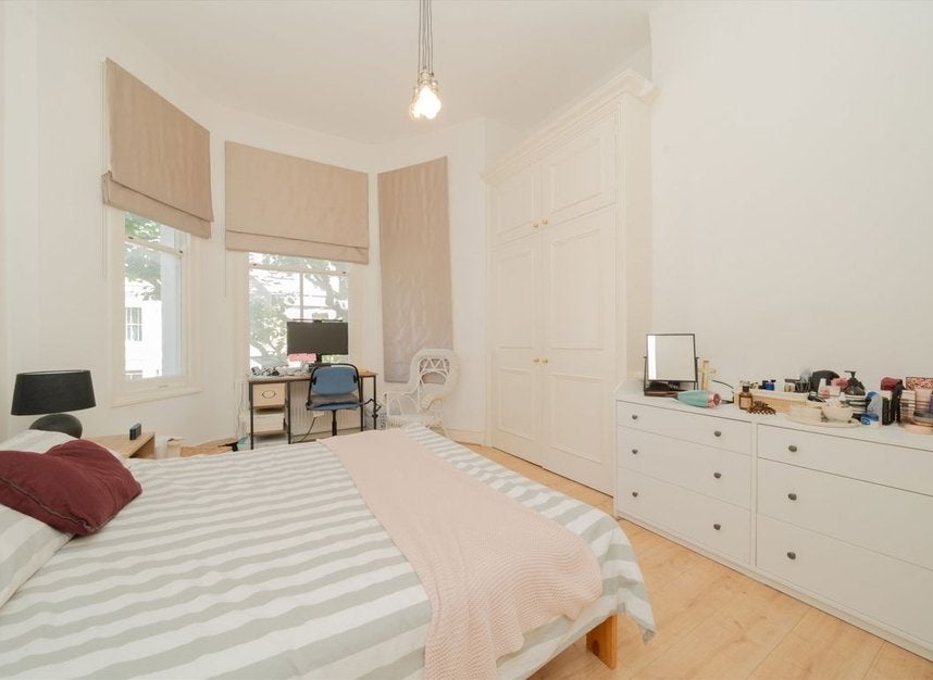 Flat Philbeach Gardens in Greater London