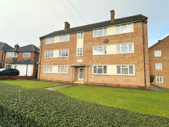 Flat Bickley Avenue in Birmingham