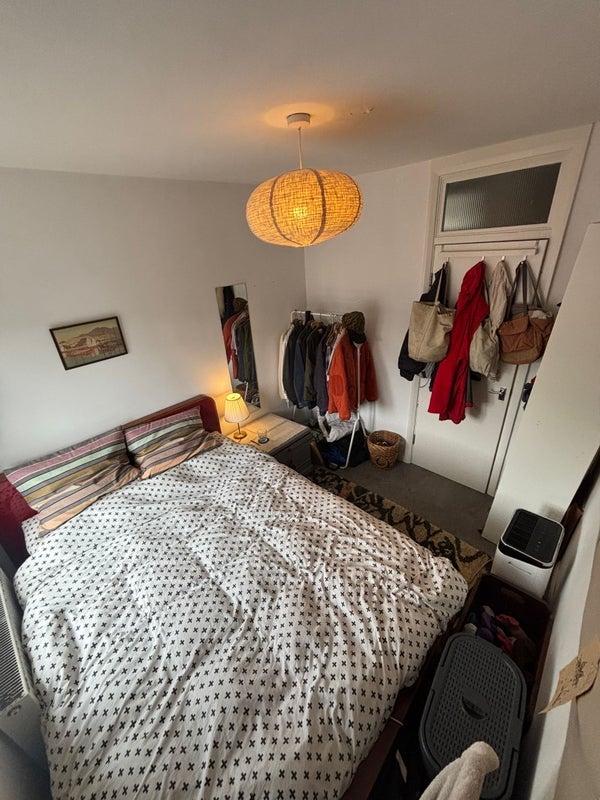 Room Seven Sisters Road in Greater London