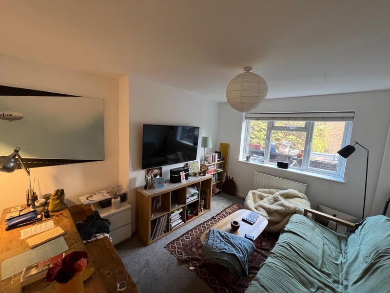 Room Seven Sisters Road in Greater London