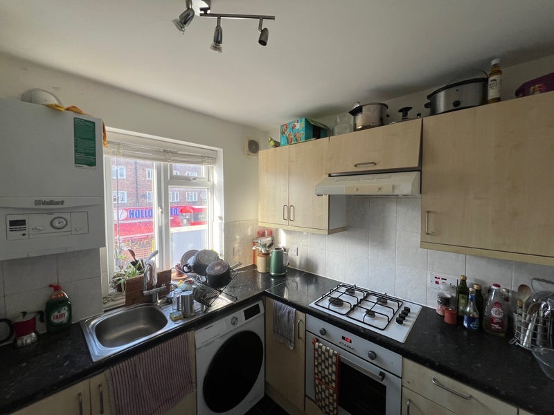 Room Seven Sisters Road in Greater London