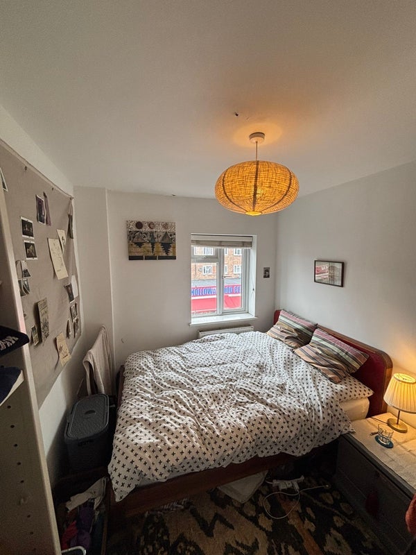 Room Seven Sisters Road in Greater London