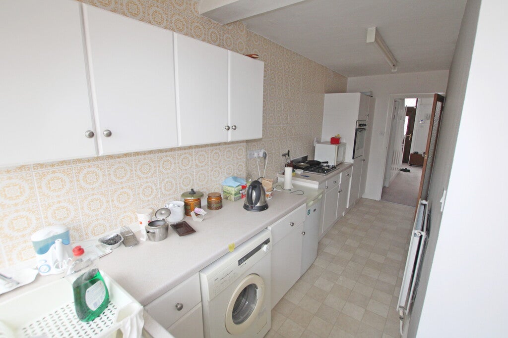 Room Moss Hall Road in Hyndburn