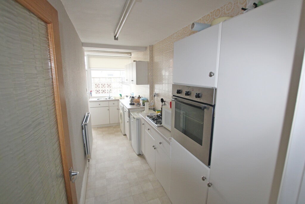 Room Moss Hall Road in Hyndburn