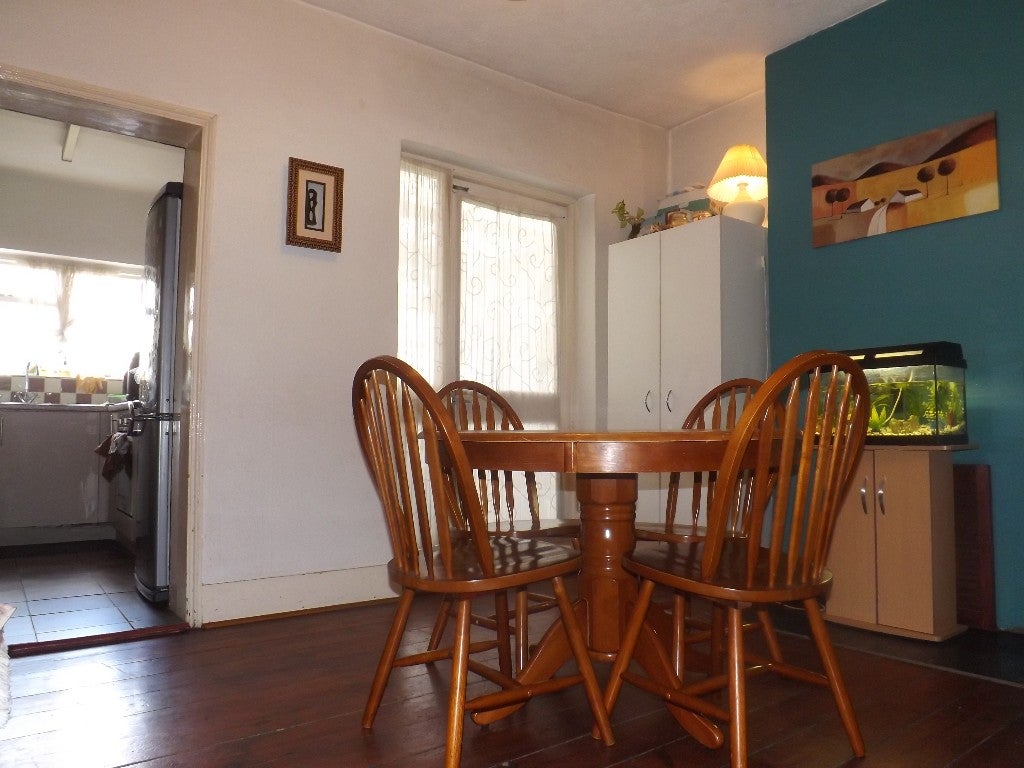 House Wedderburn Road in Greater London