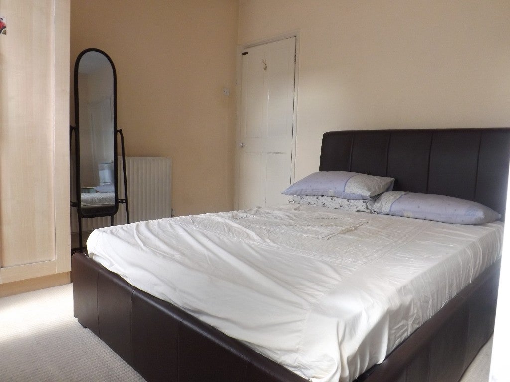 House Wedderburn Road in Greater London