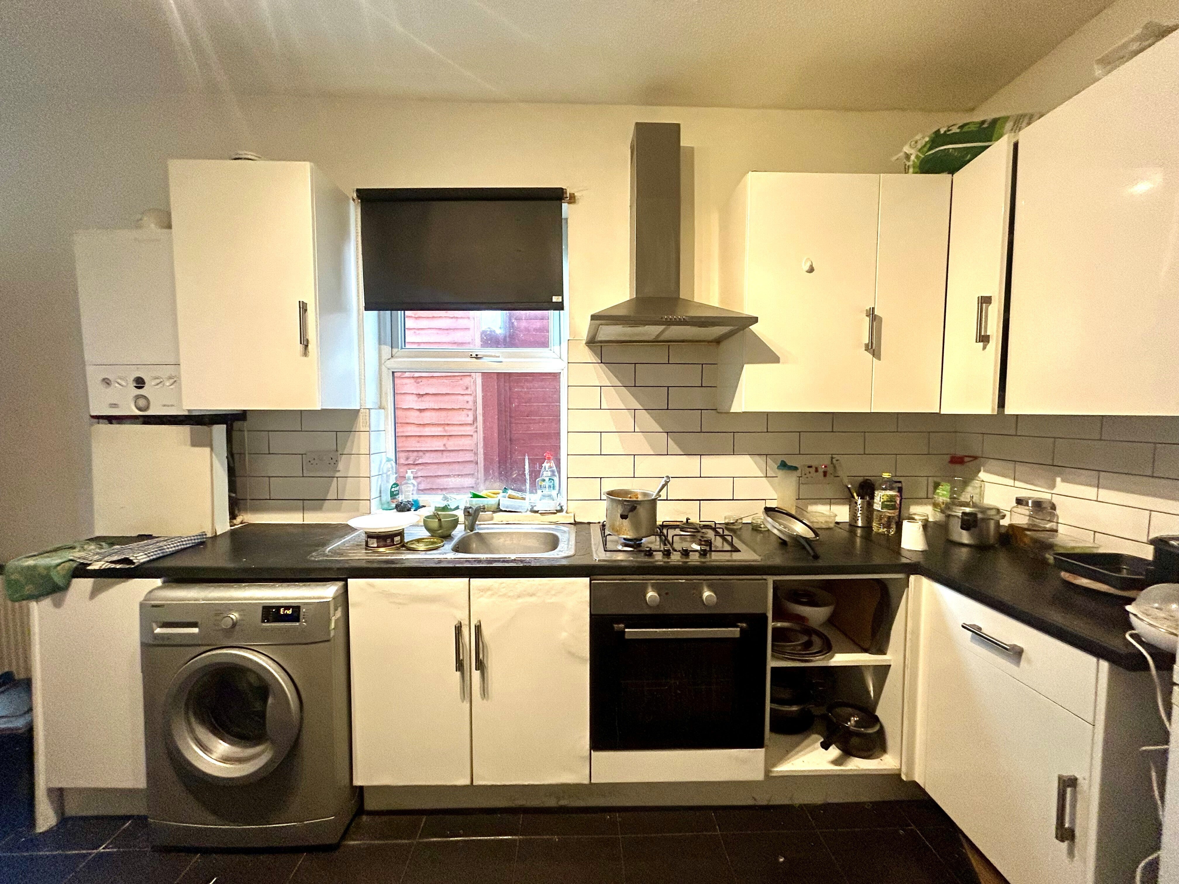 Flat Fratton Road in Portsmouth