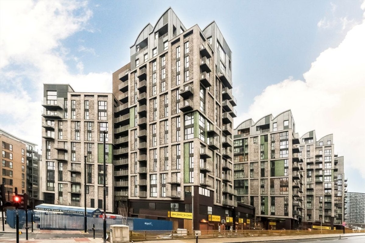 Flat Caxton Street North in Greater London