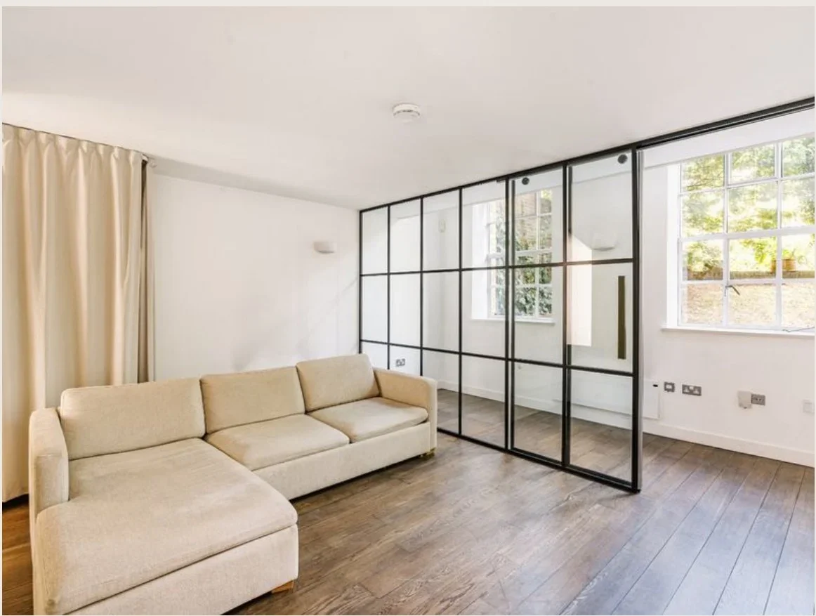 Flat Hardwick Street in Greater London