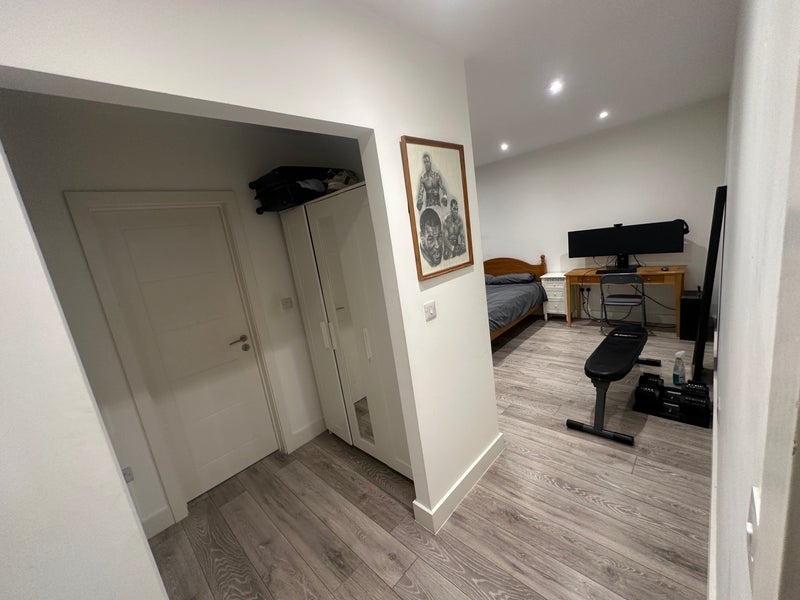 Room Station Road in Greater London