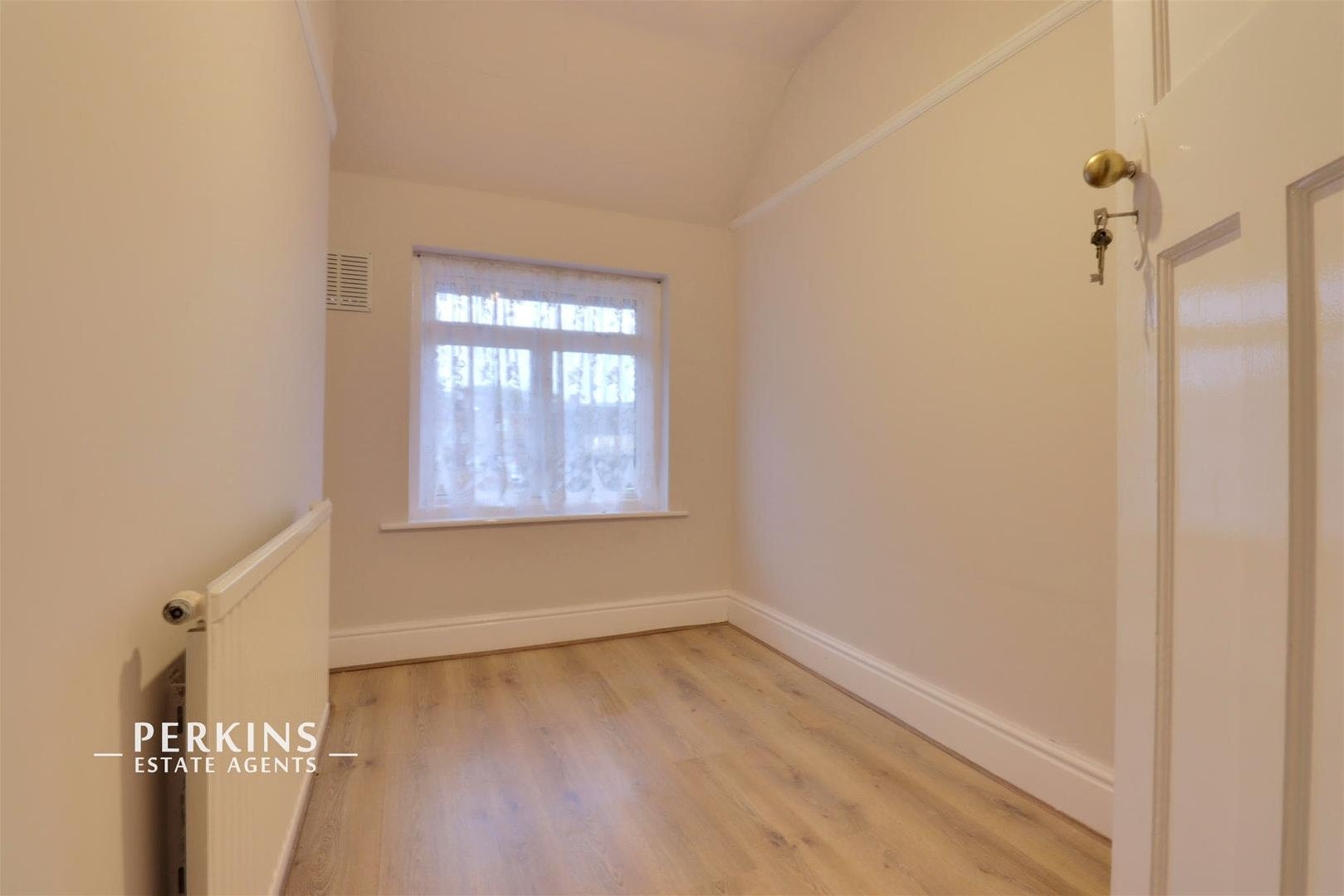 Flat Greenford Road in Greater London