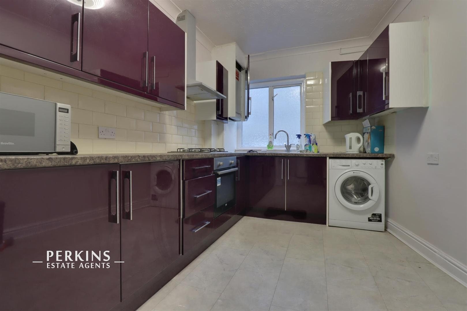 Flat Greenford Road in Greater London