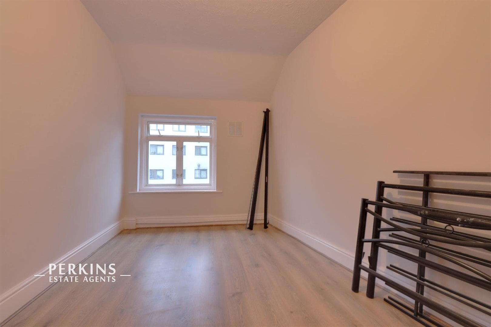 Flat Greenford Road in Greater London