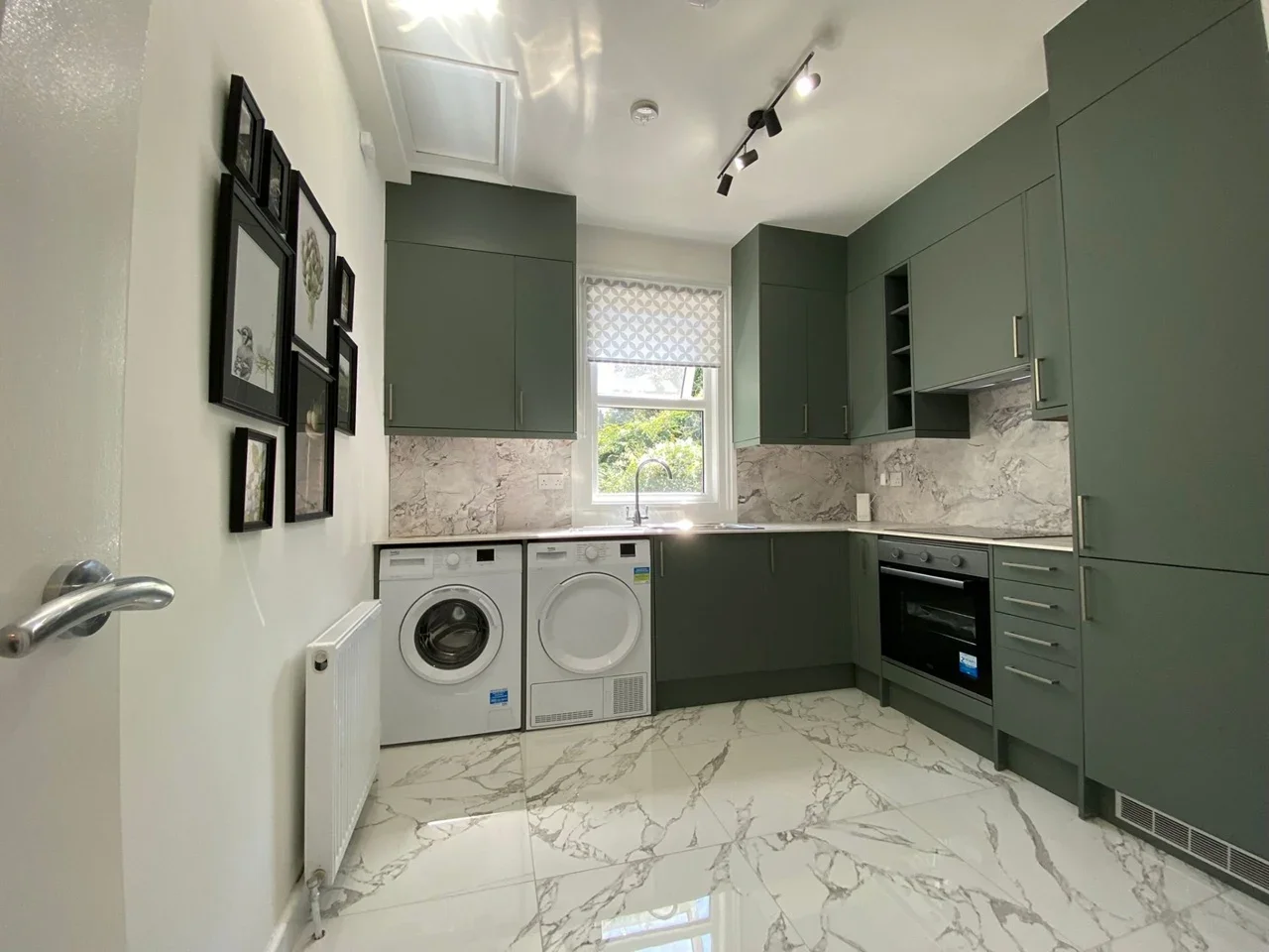 Room Floyd Road in Greater London