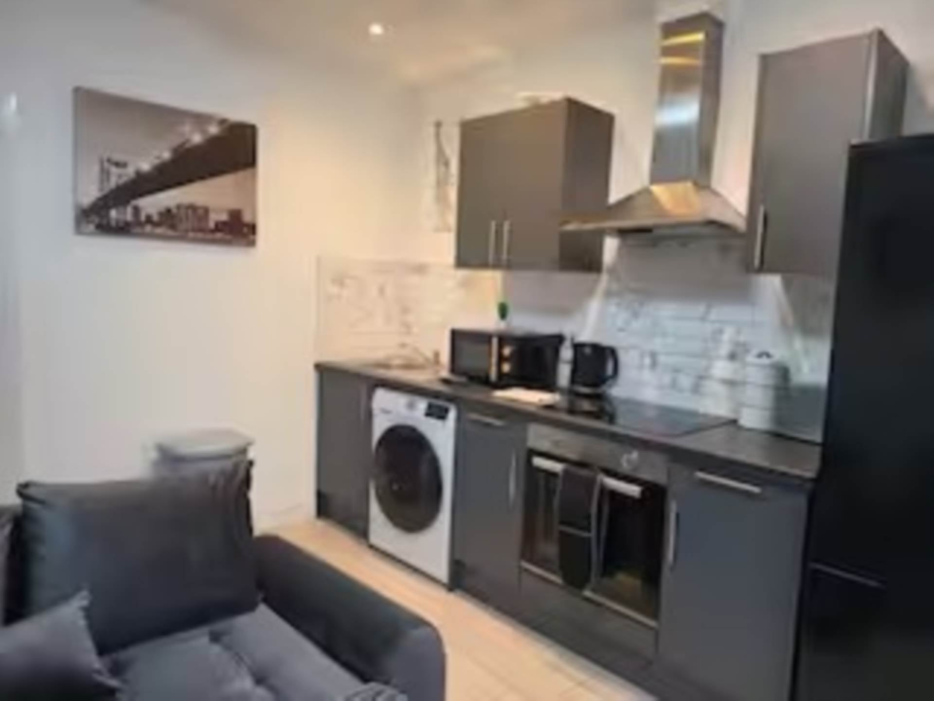 Flat Kincraig Street in Cardiff
