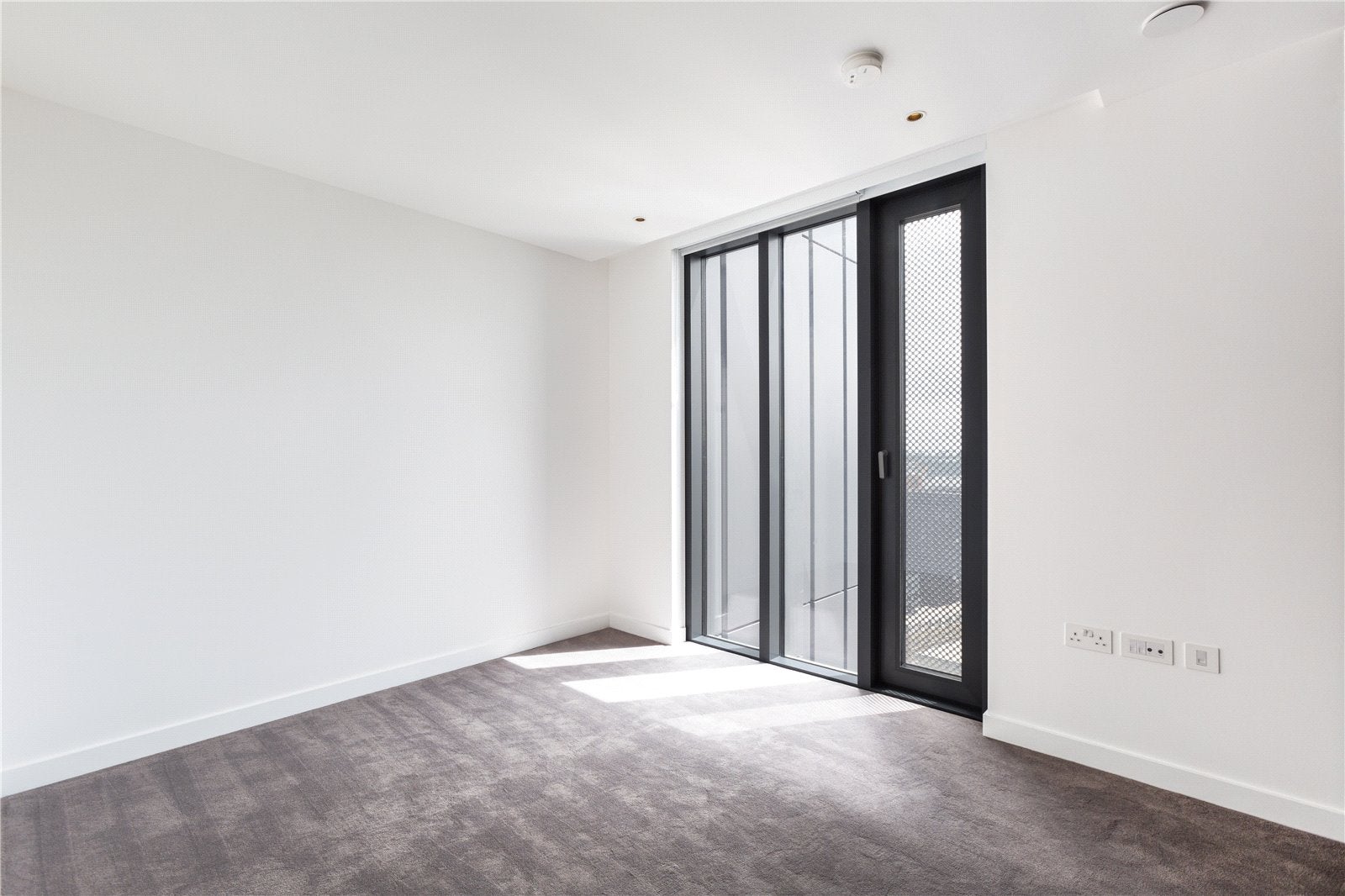 Flat Nile Street in Greater London