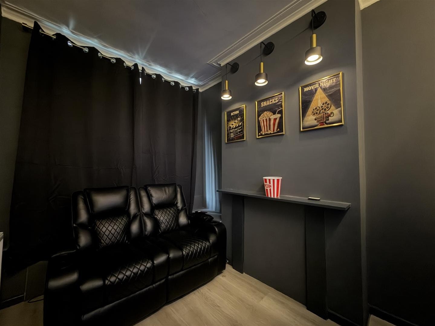 Room Daisy Road in Birmingham