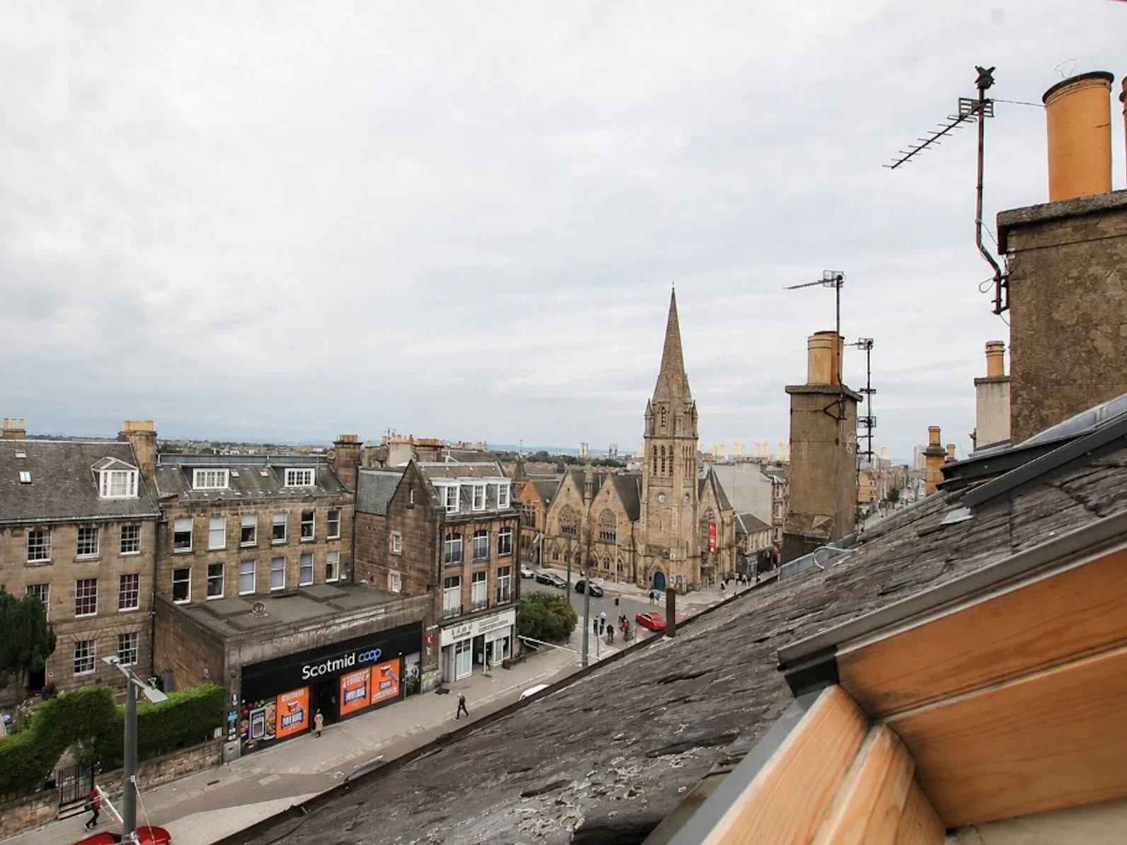 Flat Leith Walk in City of Edinburgh