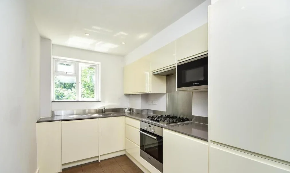 Flat Cardrew Close in Greater London