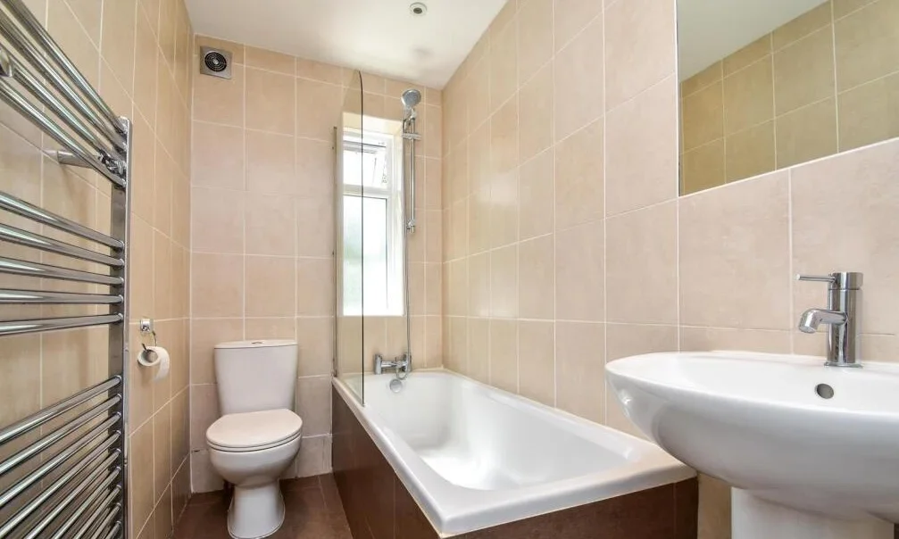 Flat Cardrew Close in Greater London