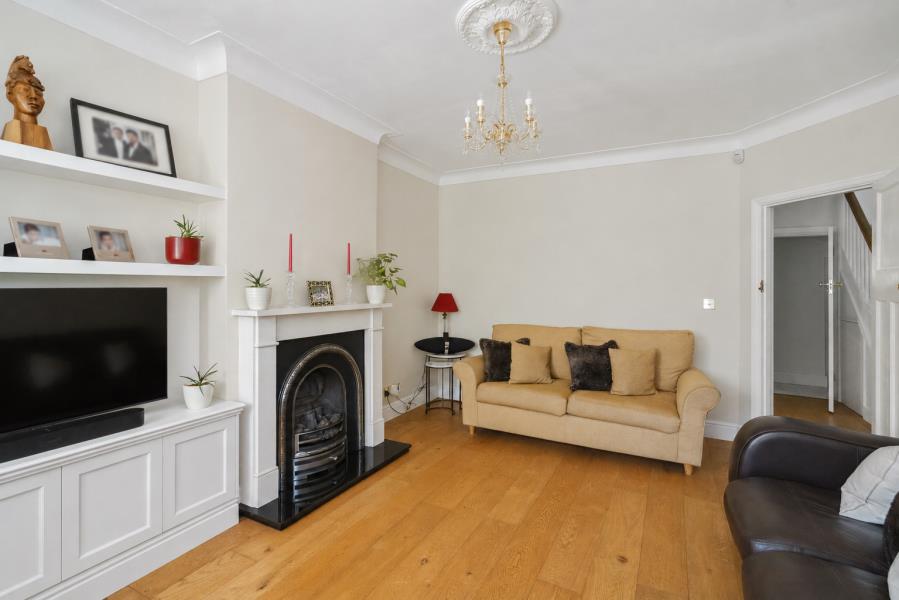 House Northwood Way in Greater London
