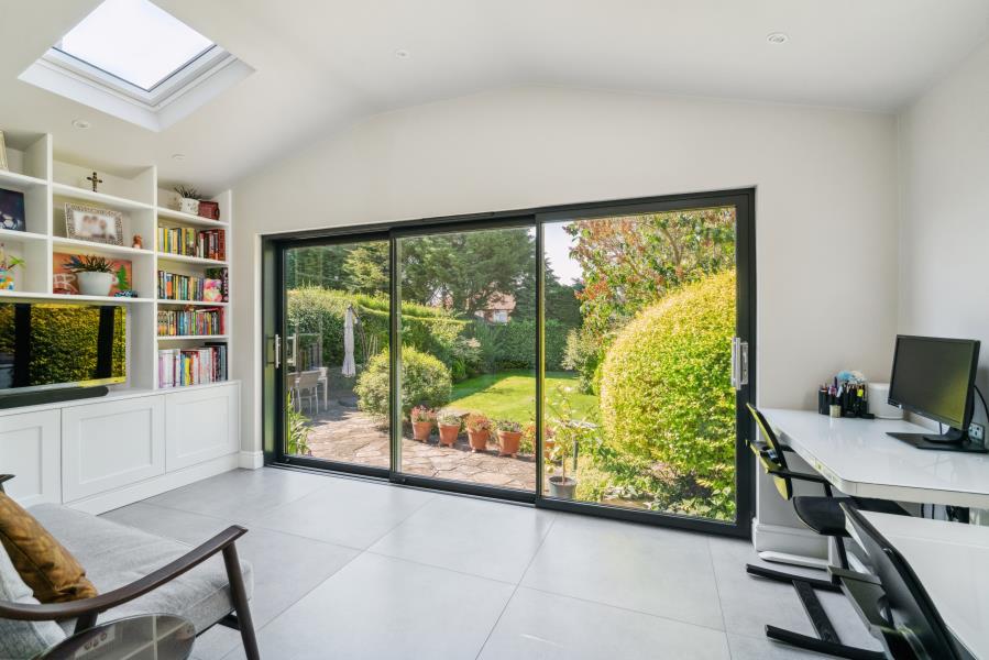 House Northwood Way in Greater London