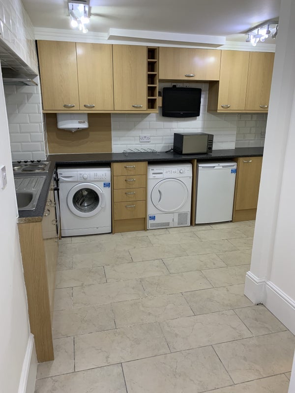 Flat Lillie Road in Greater London