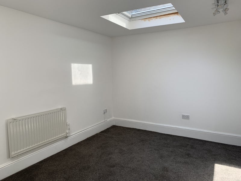 Flat Lillie Road in Greater London