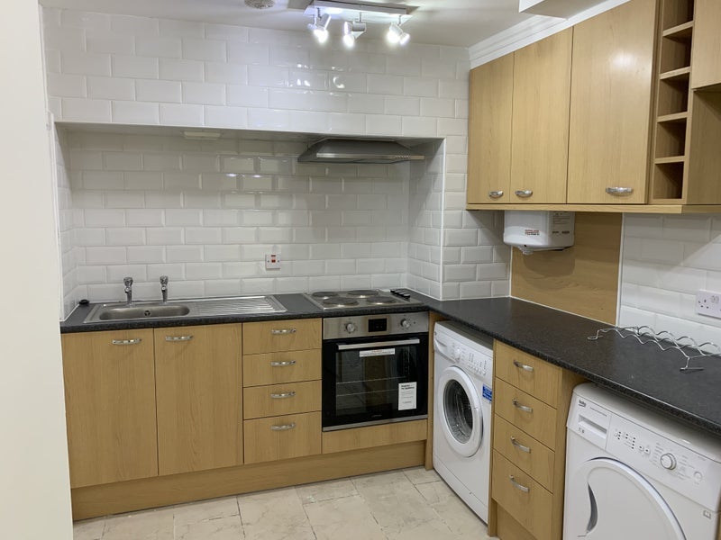 Flat Lillie Road in Greater London