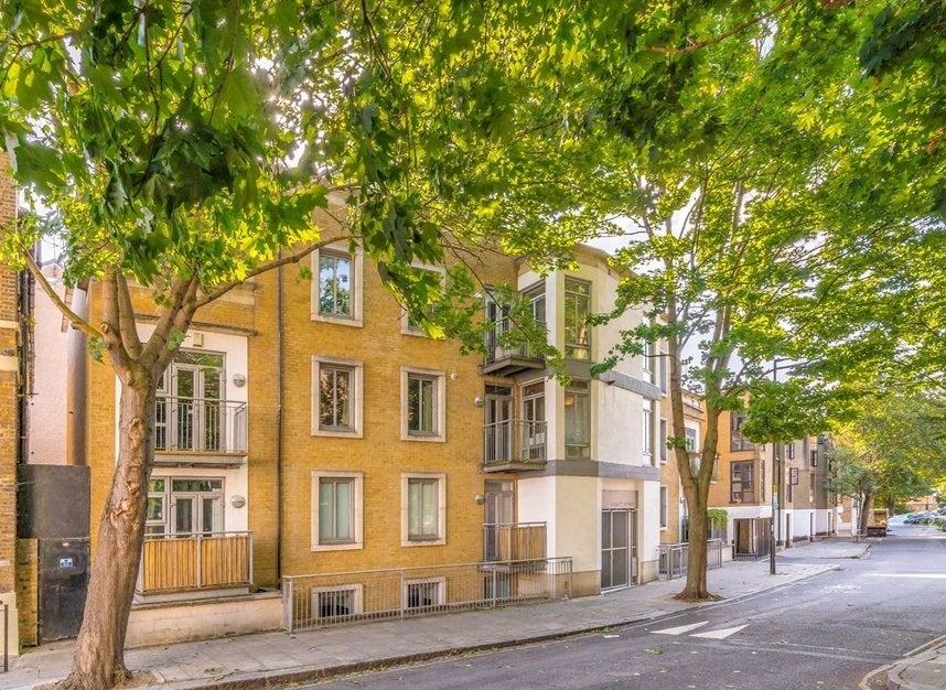 Flat Cubitt Street in Greater London