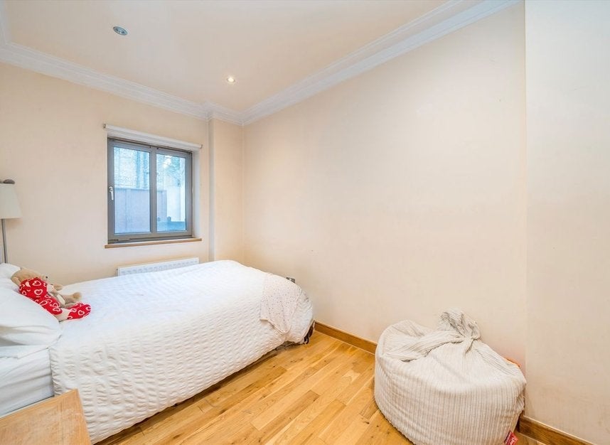 Flat Cubitt Street in Greater London