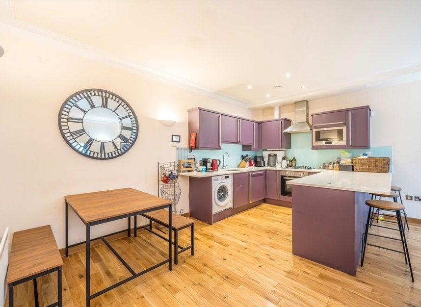 Flat Cubitt Street in Greater London