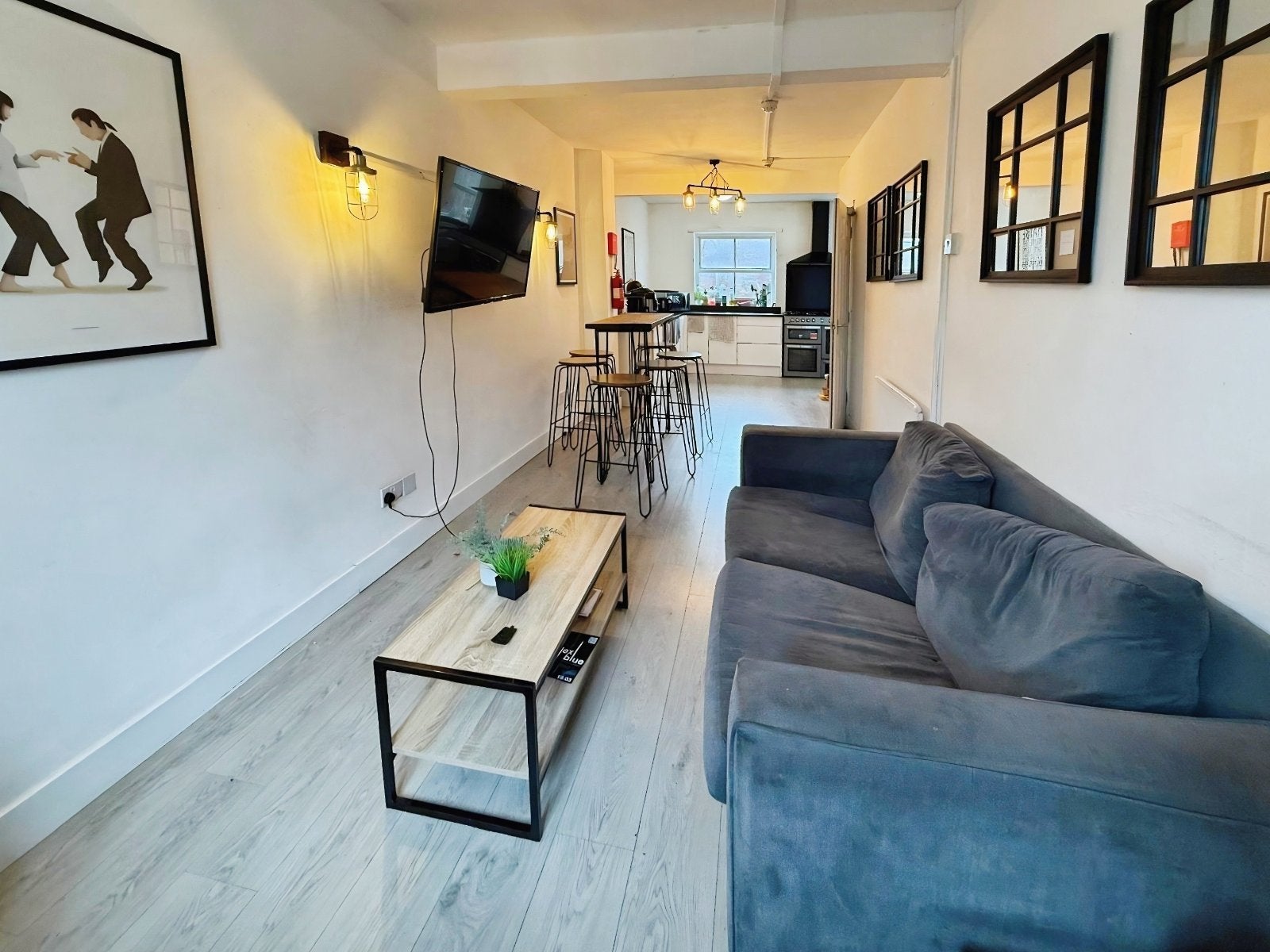 Room Kingswood Road in Manchester