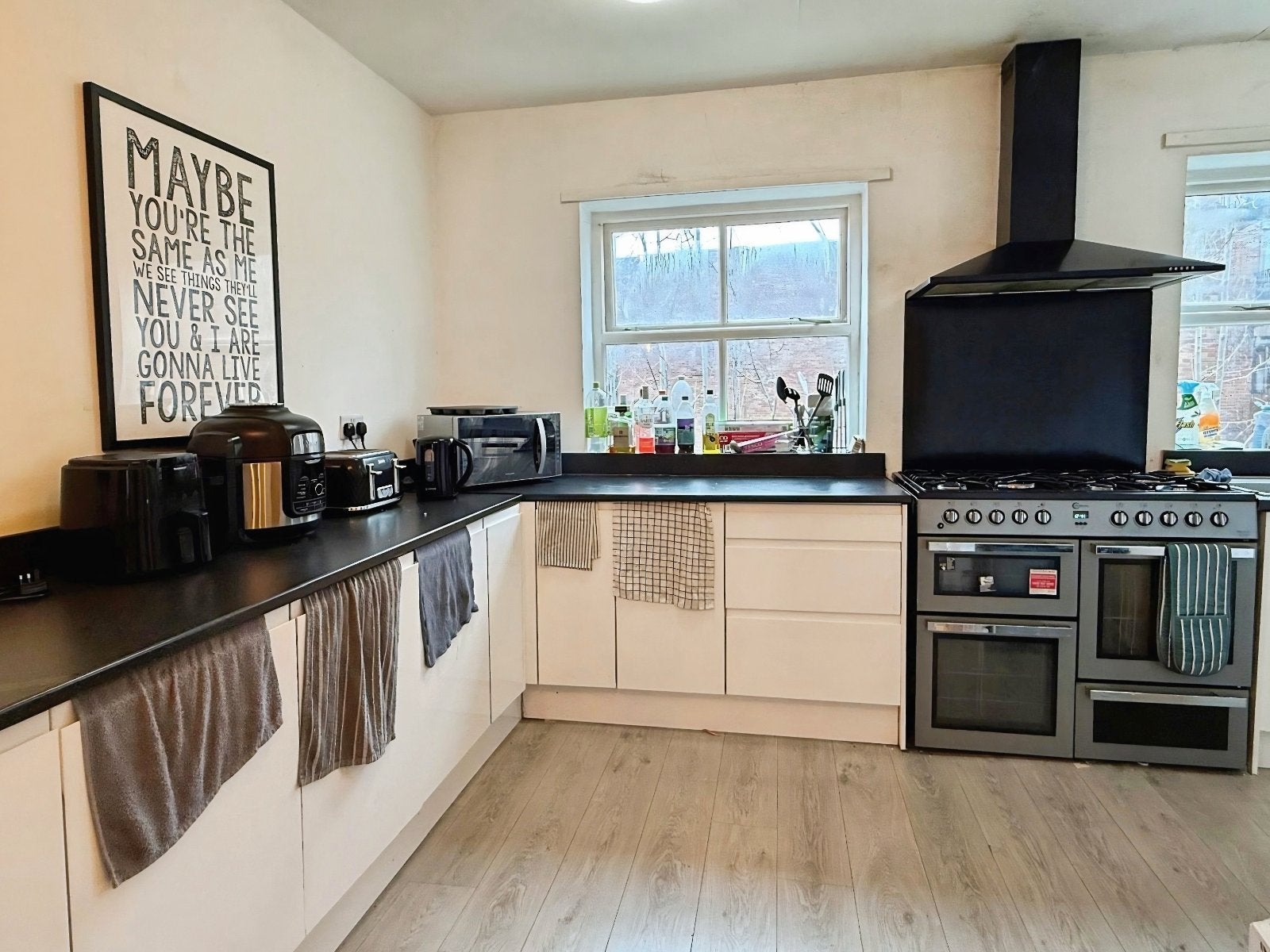 Room Kingswood Road in Manchester