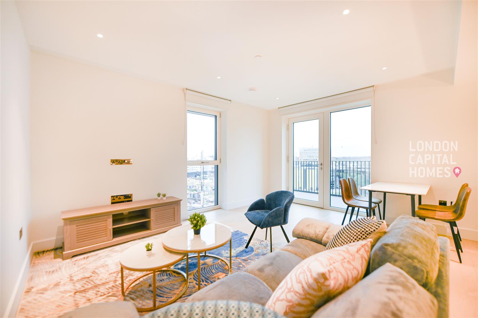 Flat Cascade Close in London
