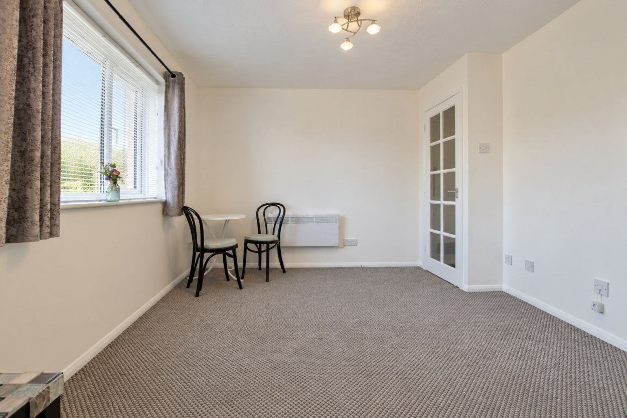 Flat New Road in Greater London