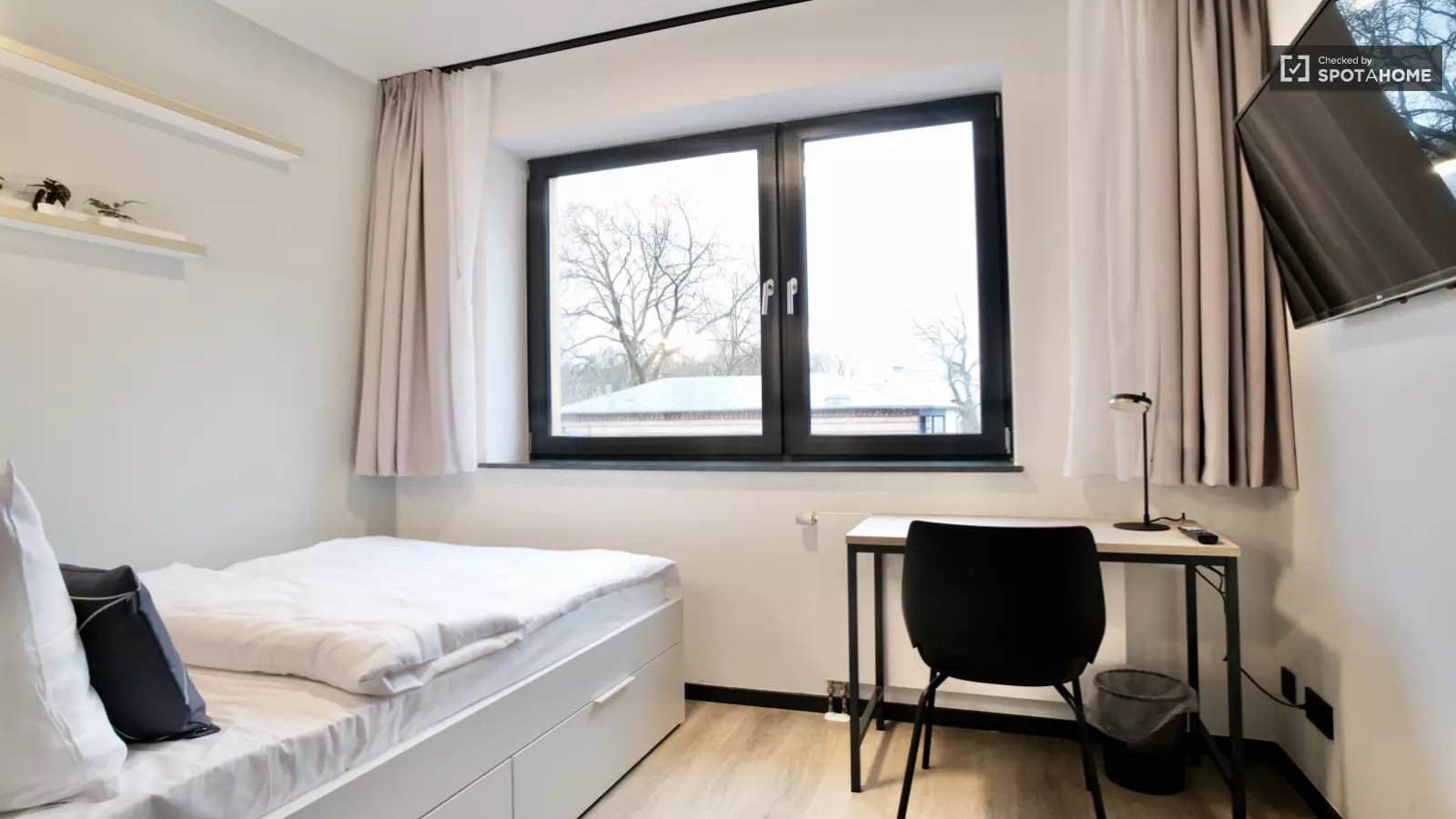 Wohnung Pestalozzistraße in Berlin