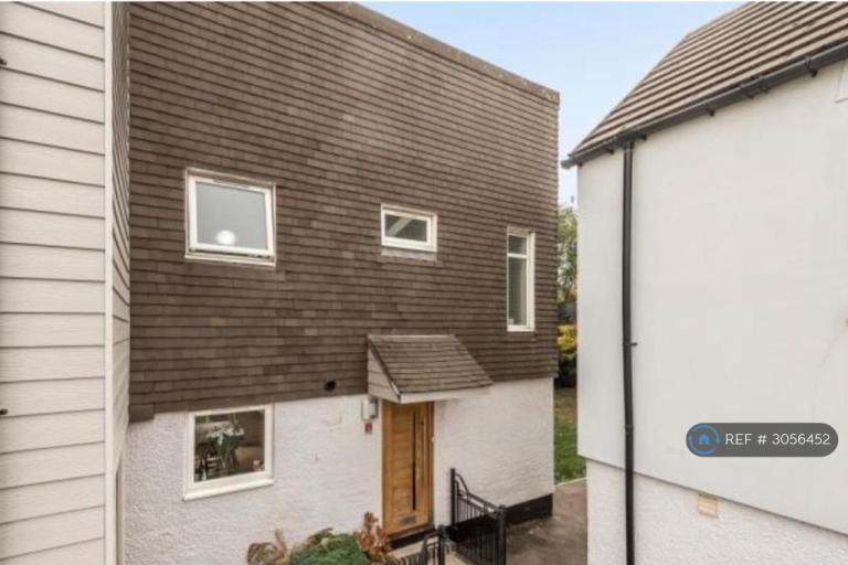 House Millson Close in Greater London